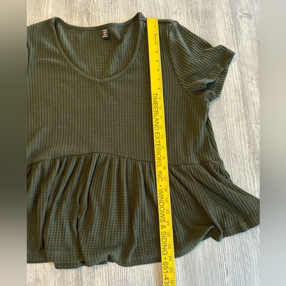 SHEIN Curve Plus V-Neck Waffle Knit Peplum Top Army Green  SHEIN Tag 2XL =US 16W - Picture 8 of 11
